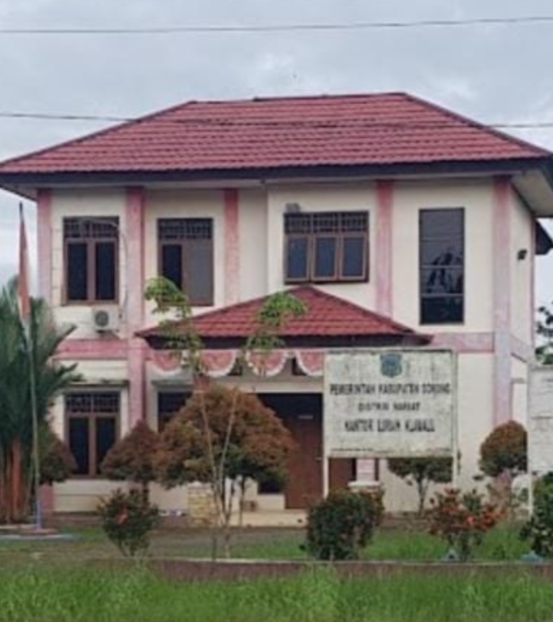 Merah Putih Sederhana Geometris Cover Proposal Kegiatan Dokumen A4 (1)